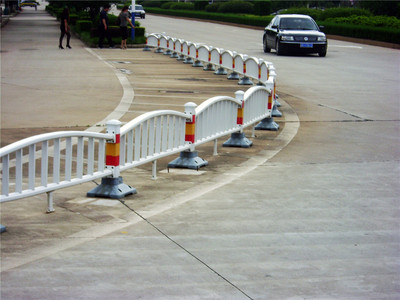 交通护栏